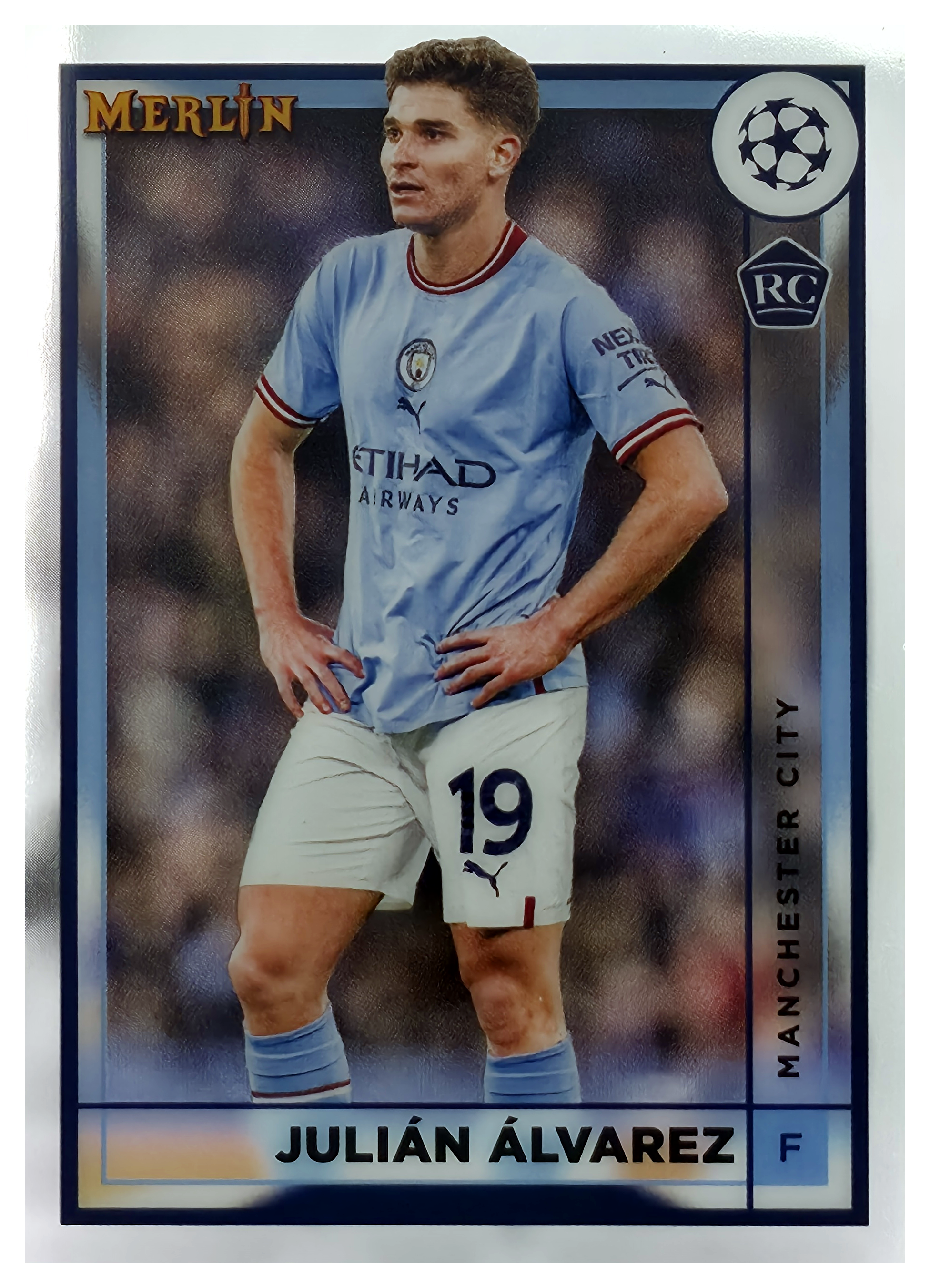 Julián Álvarez - Topps Merlin Chrome UEFA Club Competitions Base Set 2022-23, Nr. 94 – Rookie Card (Art.-Nr. SG105902)