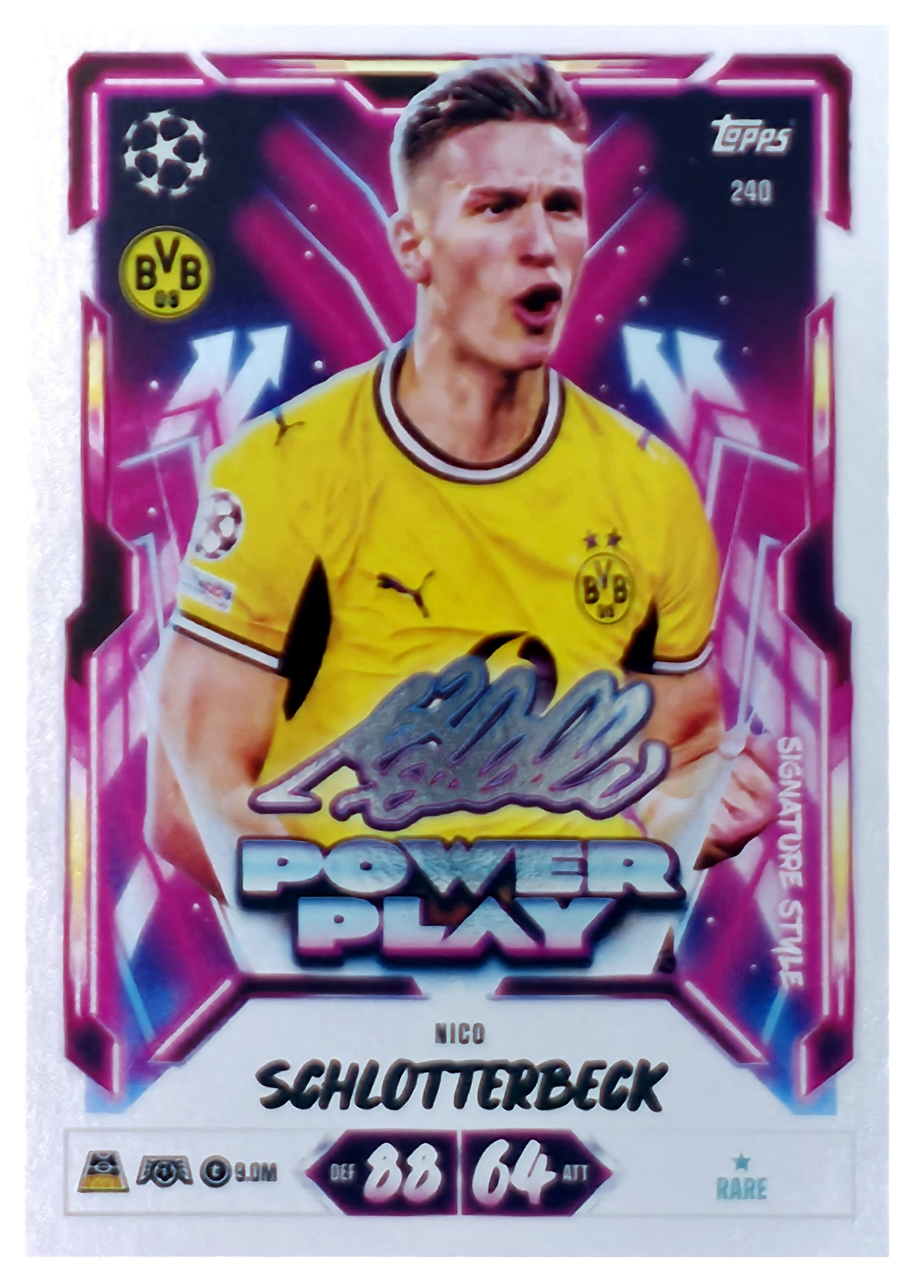 Nico Schlotterbeck - Topps Match Attax UEFA Club Competitions Power Play Signature Style 2026-27, Nr. 240 (Art.-Nr. SG107520)