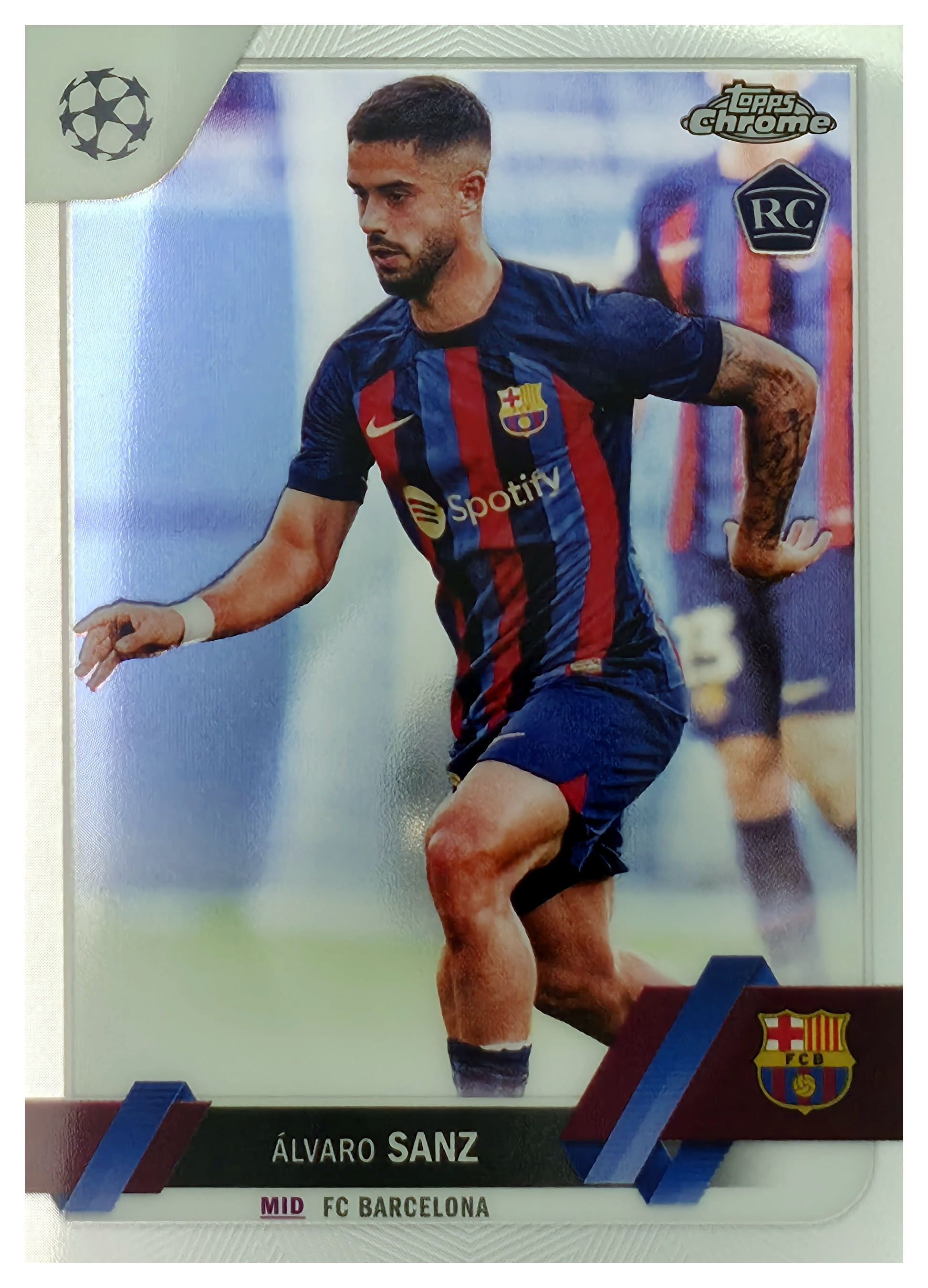 Álvaro Sanz - Topps Chrome UEFA Club Competitions Base Set 2022-23, Nr. 67 – Rookie Card (Art.-Nr. SG105809)