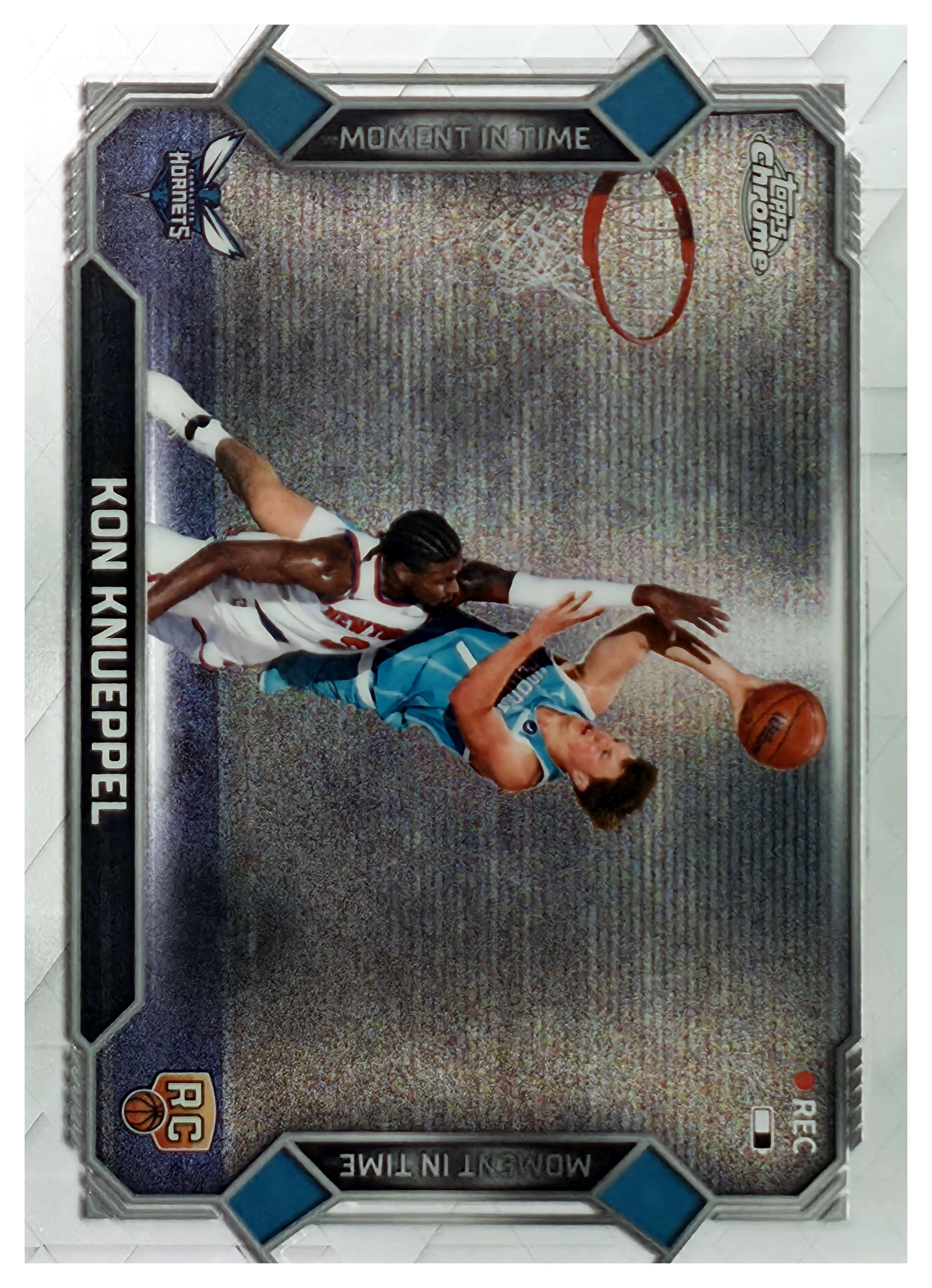 Kon Knueppel - Topps Chrome Update Moment in Time 2025-26, Nr. MT-19 – Rookie Card, Insert (Art.-Nr. SG108795)