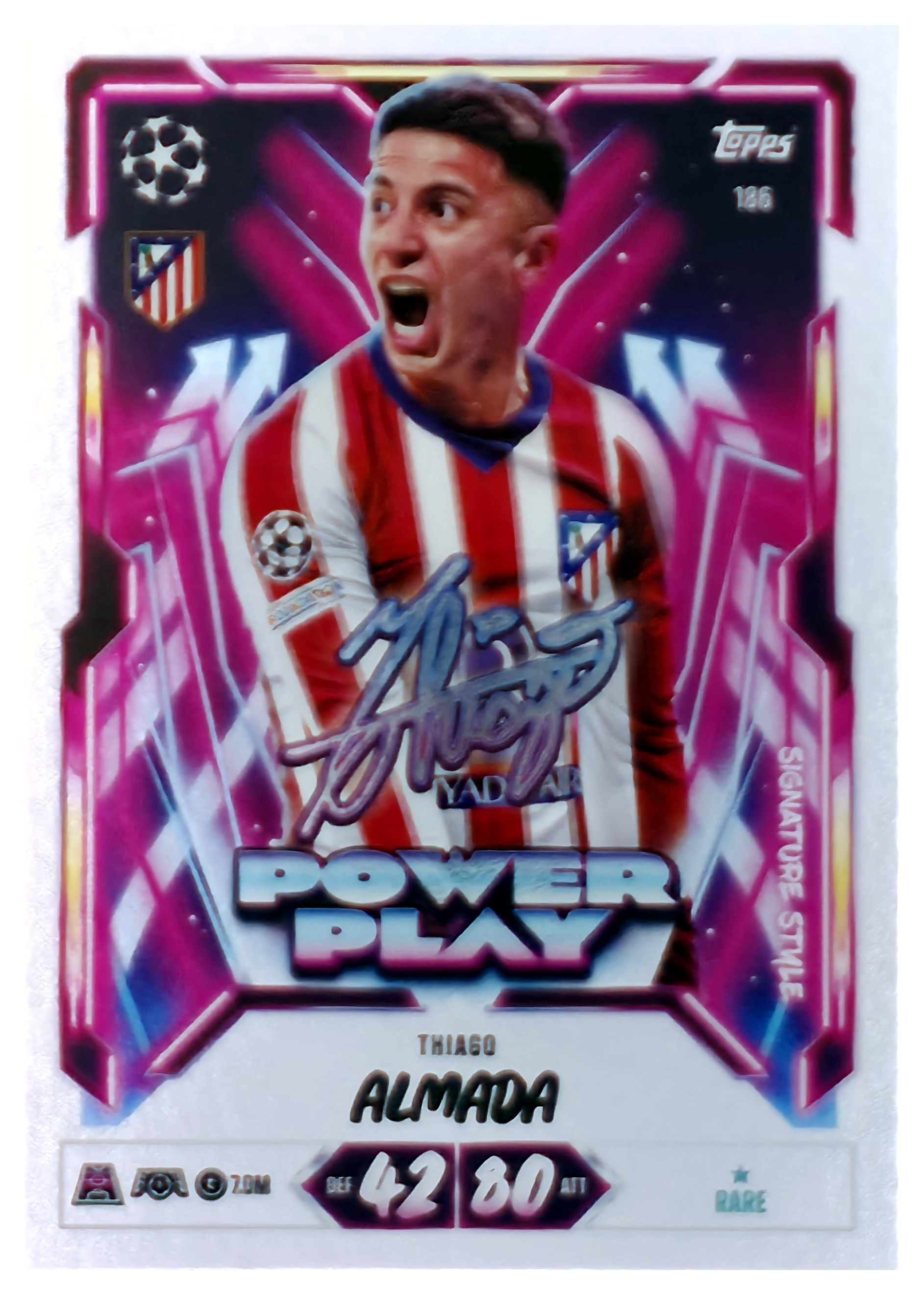 Thiago Almada - Topps Match Attax UEFA Club Competitions Power Play Signature Style 2026-27, Nr. 186 (Art.-Nr. SG107564)