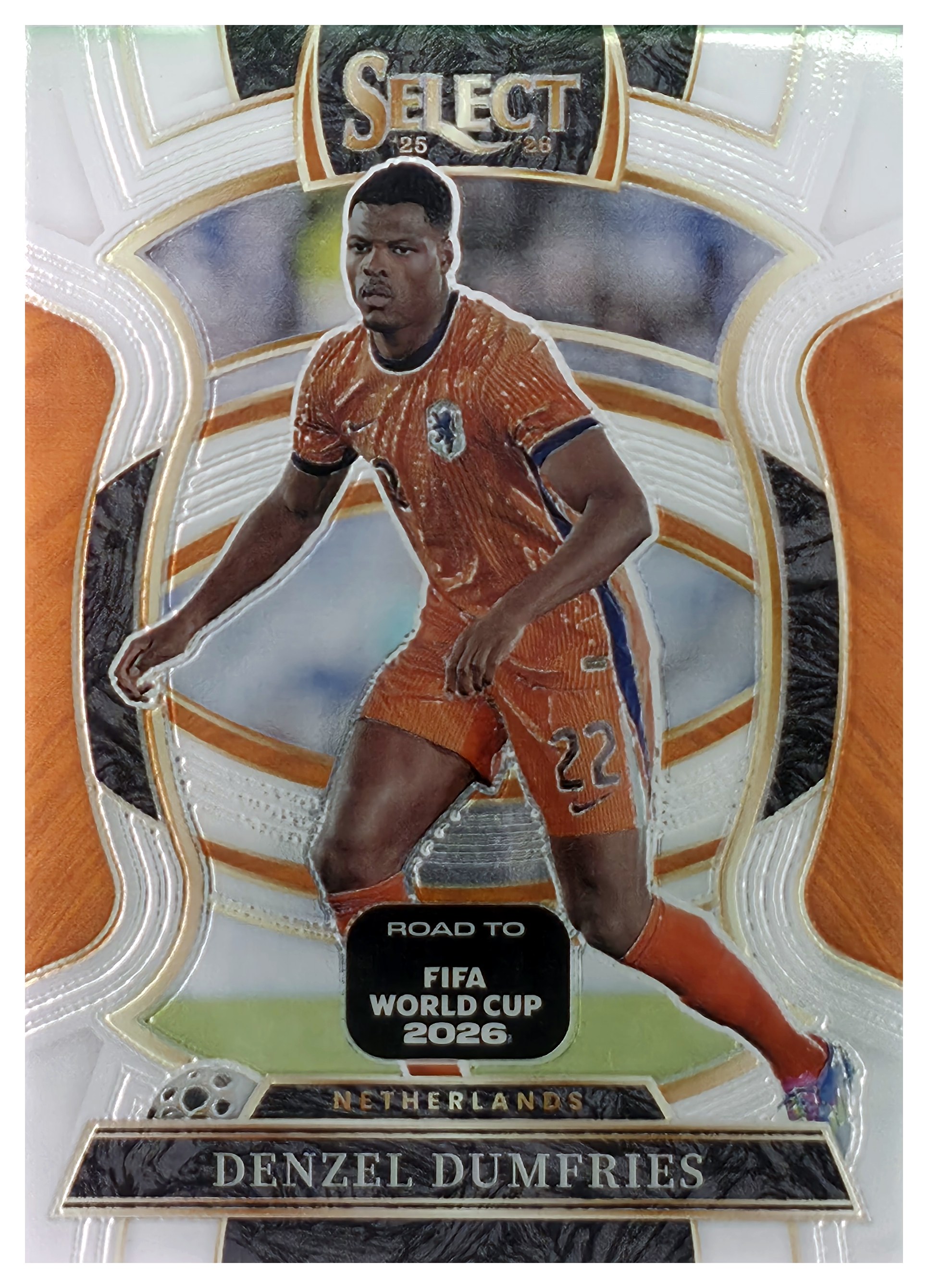 Denzel Dumfries - Panini Select FIFA Road to World Cup Terrace 2025-26, Nr. 88 (Art.-Nr. SG110849)