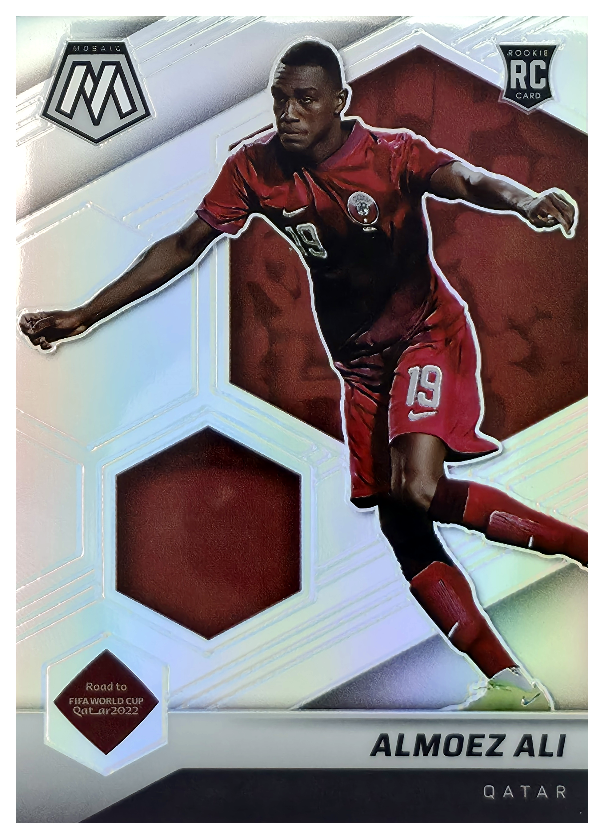 Almoez Ali - Panini Mosaic FIFA Road to World Cup Base Set 2021-22, Nr. 72 – Rookie Card, Silver (Art.-Nr. SG106010)