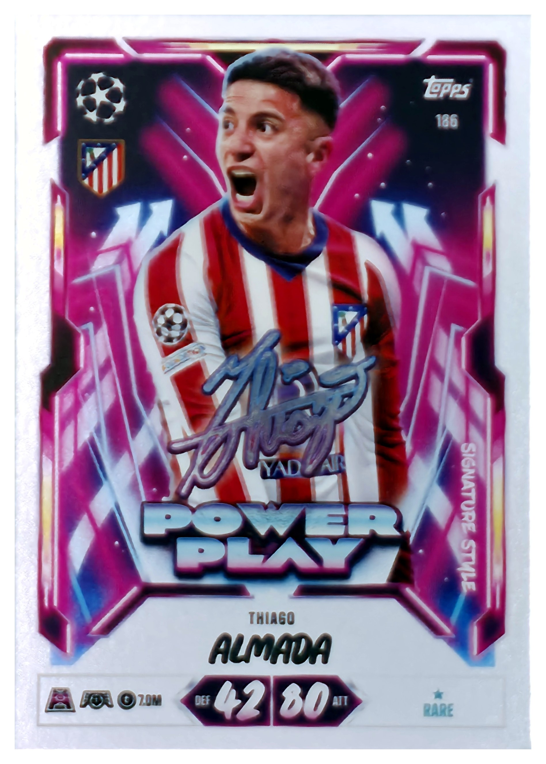 Thiago Almada - Topps Match Attax UEFA Club Competitions Power Play Signature Style 2026-27, Nr. 186 (Art.-Nr. SG107530)
