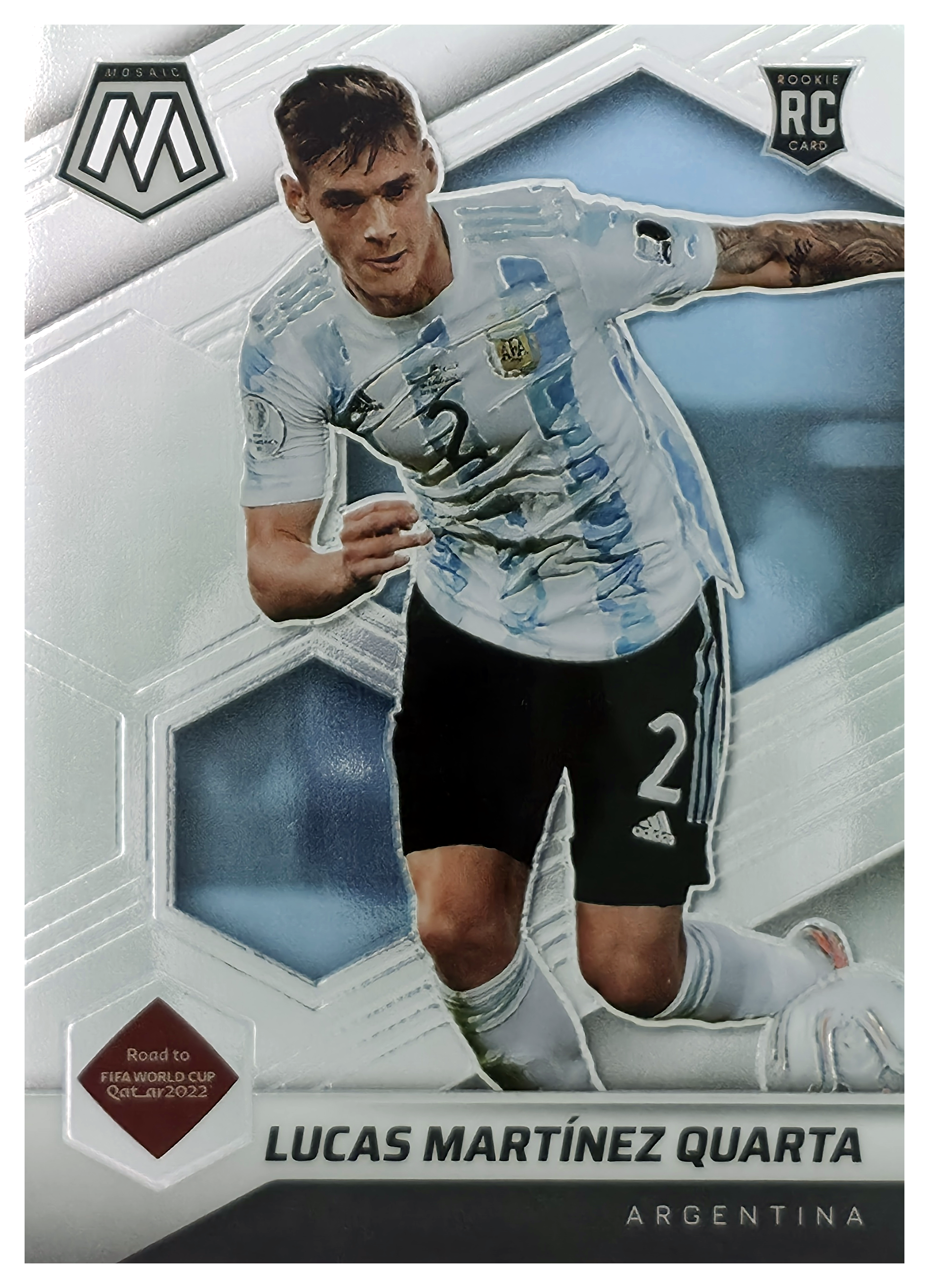 Lucas Martínez Quarta - Panini Mosaic FIFA Road to World Cup Base Set 2021-22, Nr. 14 – Rookie Card (Art.-Nr. SG106035)