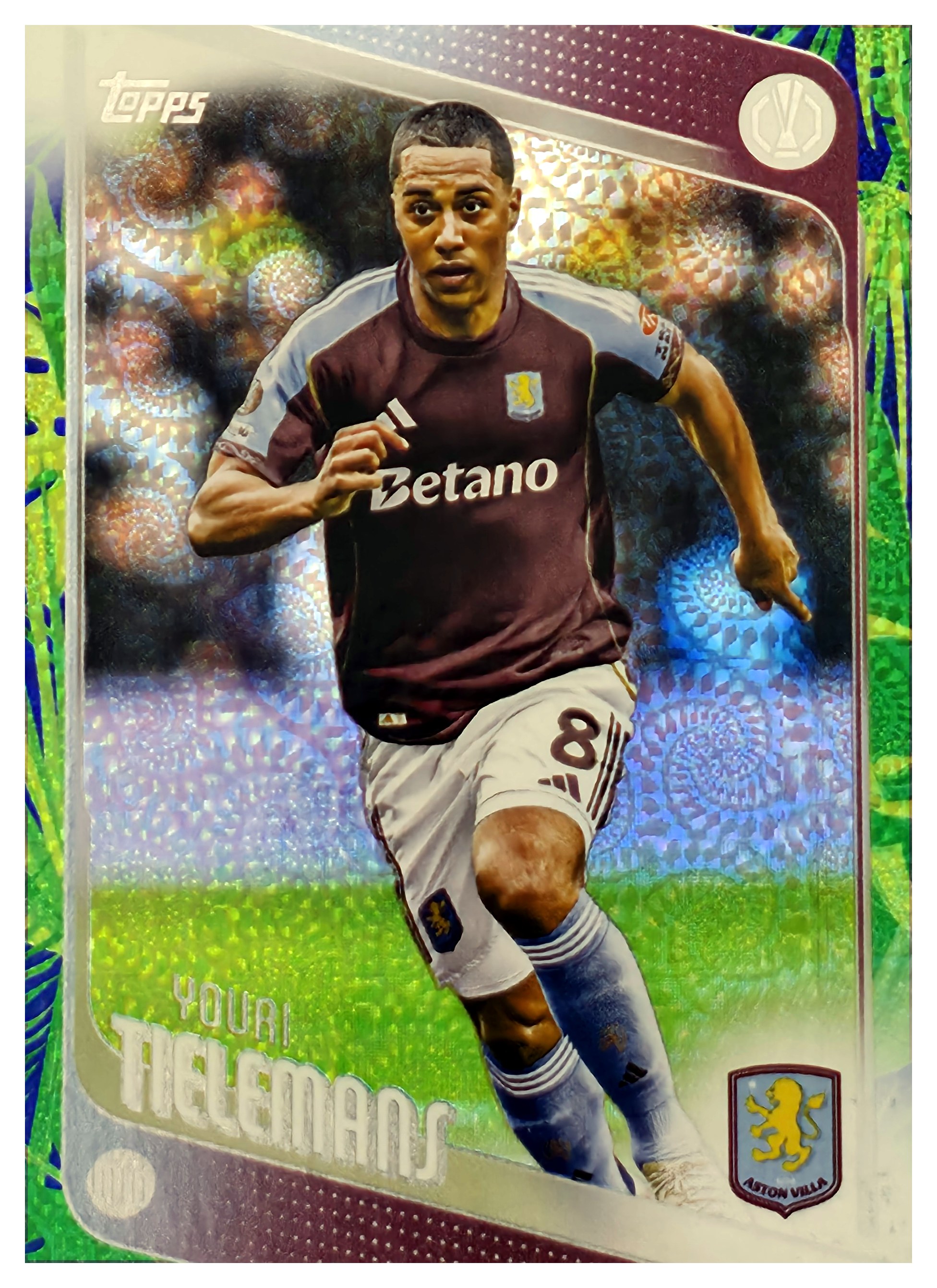 Youri Tielemans - Topps UEFA Club Competitions Base Set 2025-26, Nr. 8 – Diamante (Art.-Nr. SG110760)