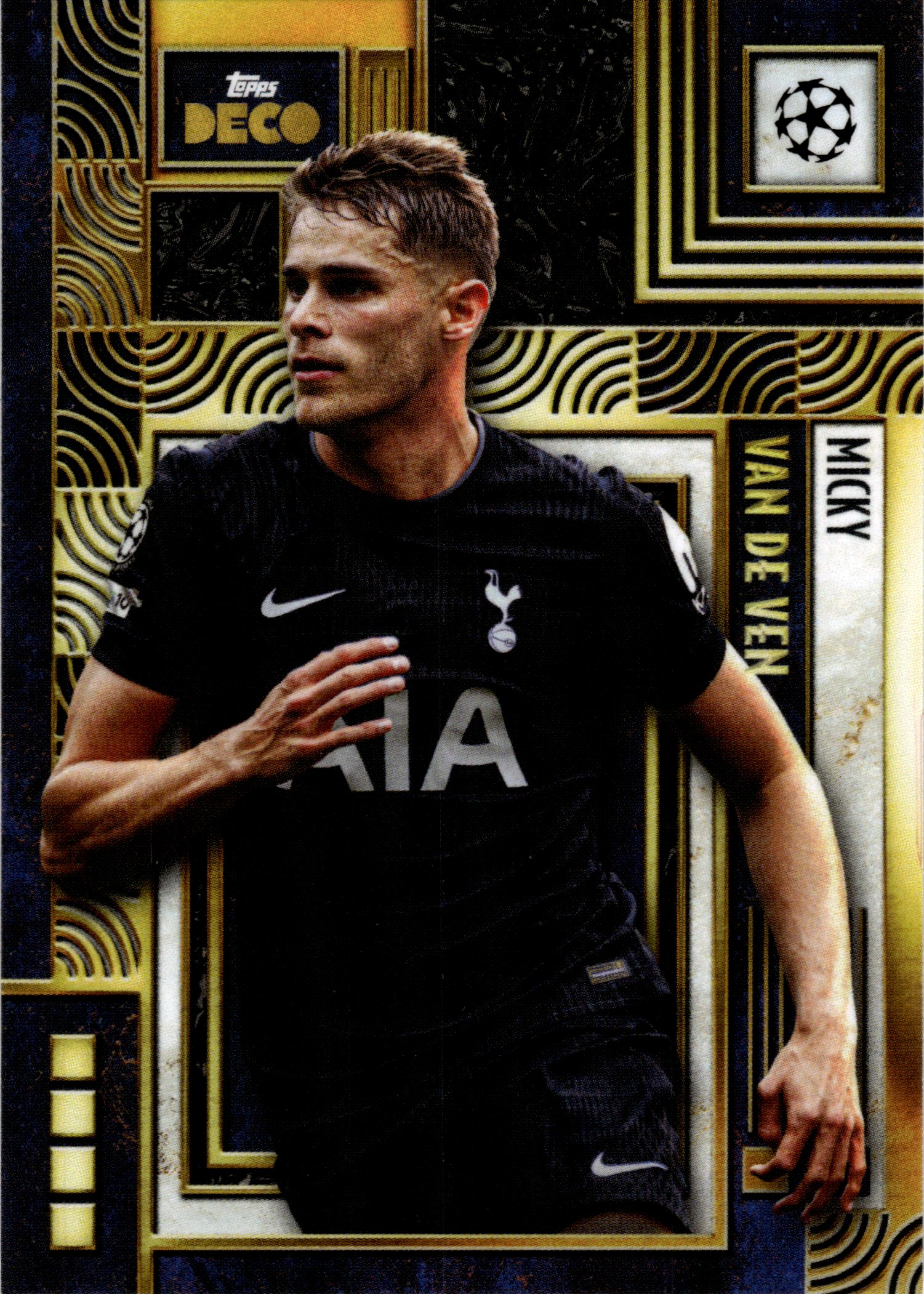 Micky van de Ven - Topps Deco UEFA Club Competitions Current Stars 2025-26 (Art.-Nr. SG107835)