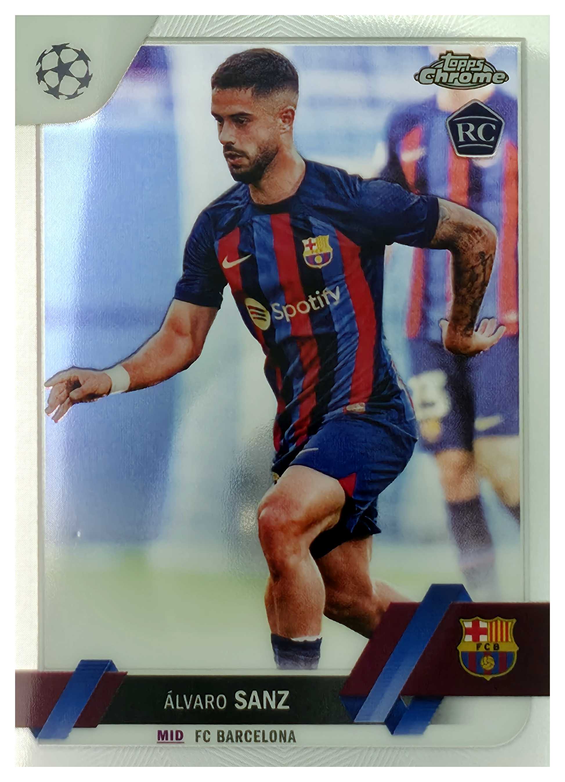 Álvaro Sanz - Topps Chrome UEFA Club Competitions Base Set 2022-23, Nr. 67 – Rookie Card (Art.-Nr. SG105811)