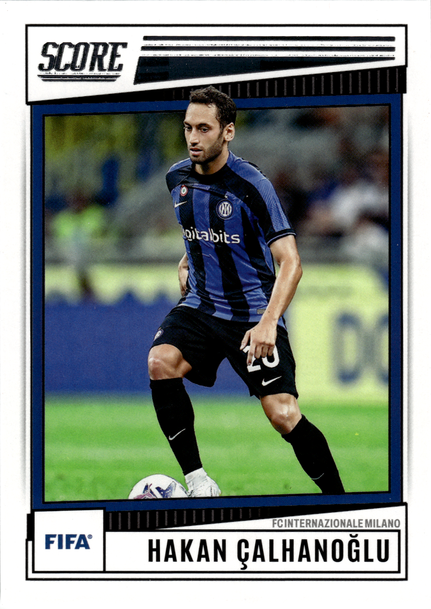 Hakan Çalhanoğlu - Panini Score FIFA Base Set 2022-23, Nr. 65 (Art.-Nr. SG102839)