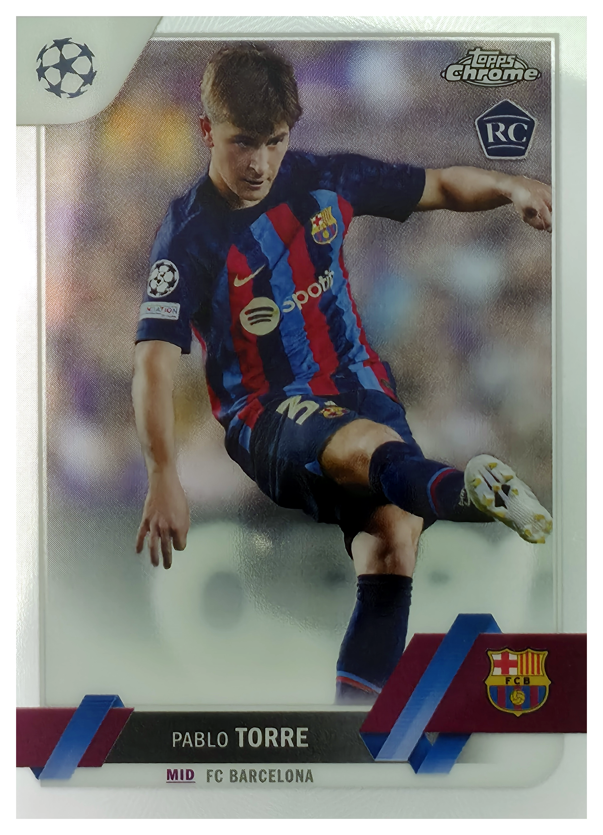 Pablo Torre - Topps Chrome UEFA Club Competitions Base Set 2022-23, Nr. 32 – Rookie Card (Art.-Nr. SG105799)