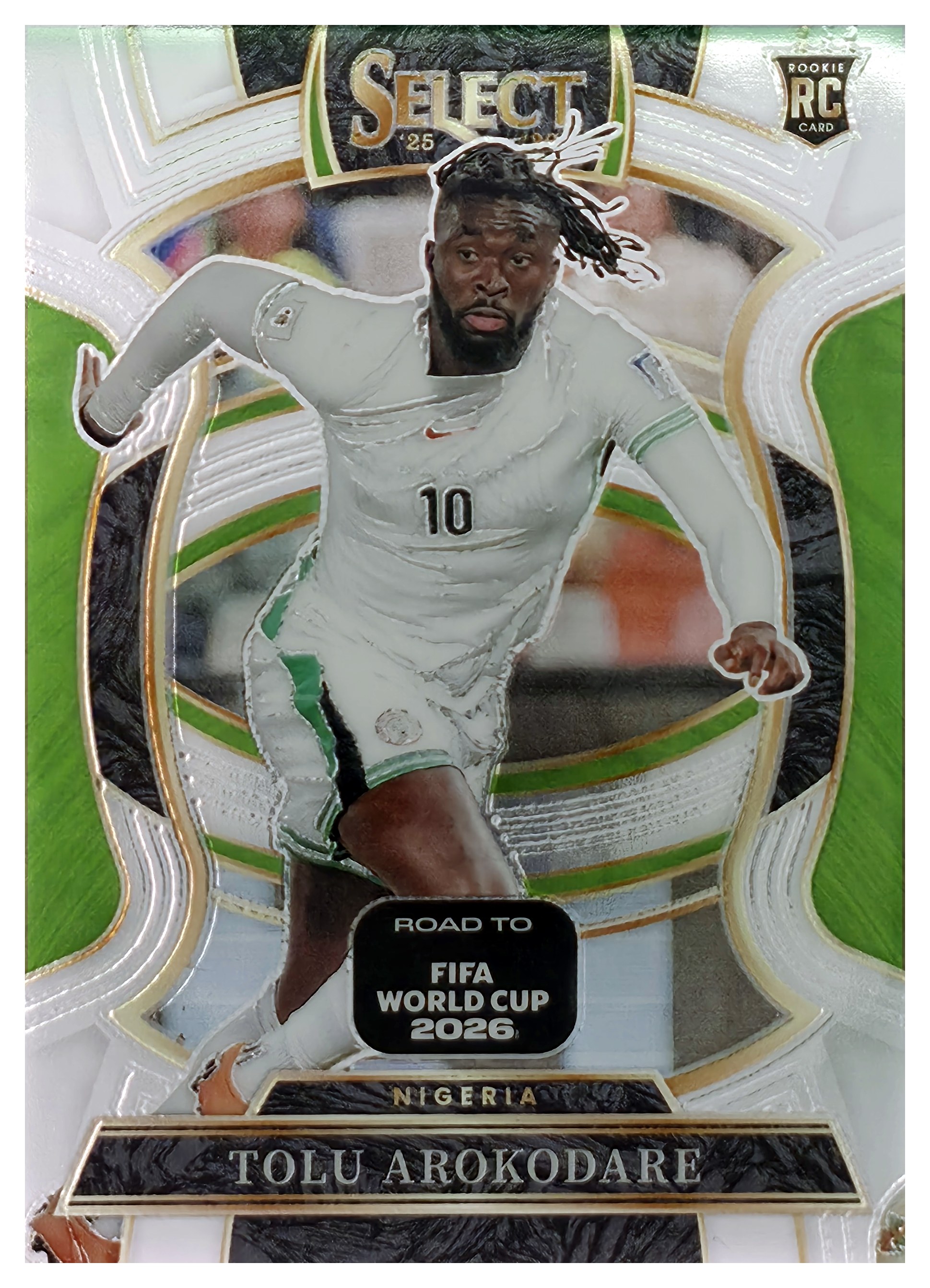 Tolu Arokodare - Panini Select FIFA Road to World Cup Terrace 2025-26, Nr. 22 – Rookie Card (Art.-Nr. SG110843)