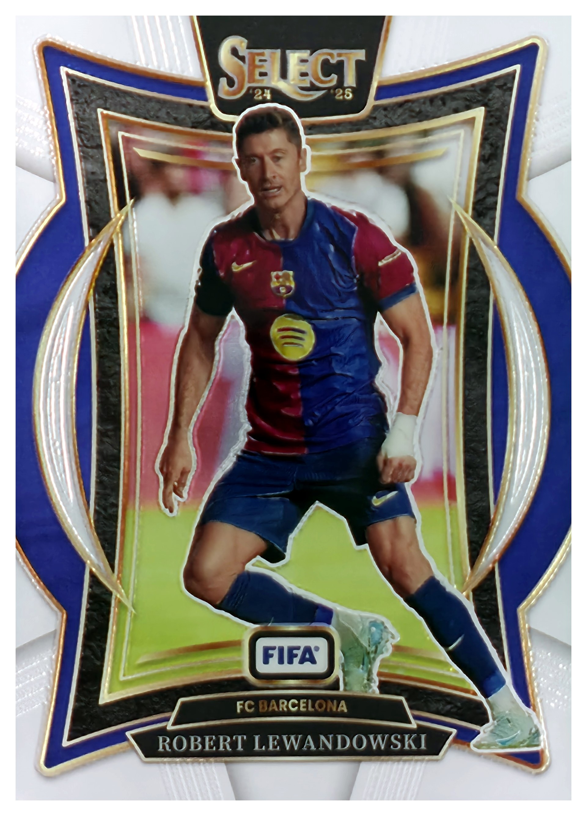 Robert Lewandowski - Panini Select FIFA Terrace 2024-25, Nr. 8 (Art.-Nr. SG108203)