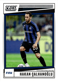 Hakan Çalhanoğlu - Panini Score FIFA Base Set 2022-23, Nr. 65